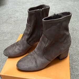 Womens Unisa boots size 7